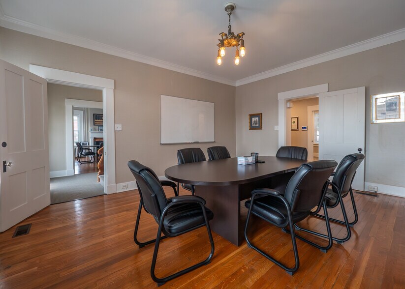 More Photos Of 15 N Franklin St, Delaware Office For Sale