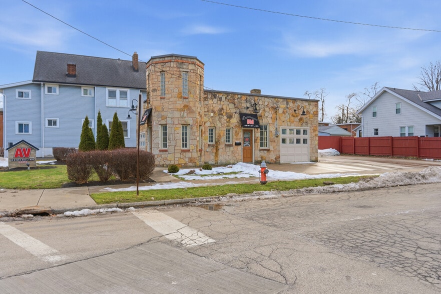 More Photos Of 2860 Noble Rd, Cleveland Office For Sale