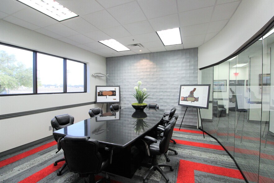 More Photos Of 1101 Woods St, Gainesville Warehouse For Lease