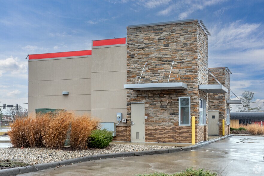 More Photos Of 60 S Broad St, Fairborn Fast Food For Sale