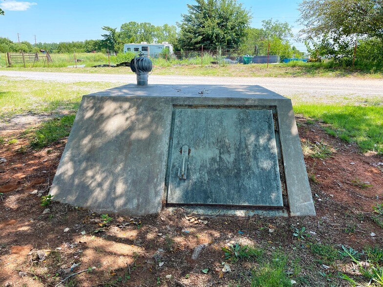 More Photos Of 25338 US Highway 270, Woodward Trailer Camper Park For Sale