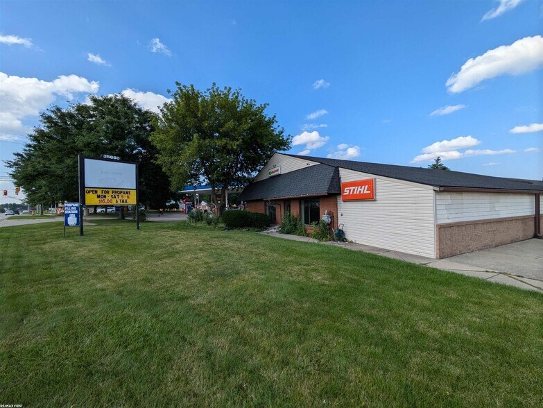 More Photos Of 35850 Utica Rd, Clinton Township General Retail For Sale