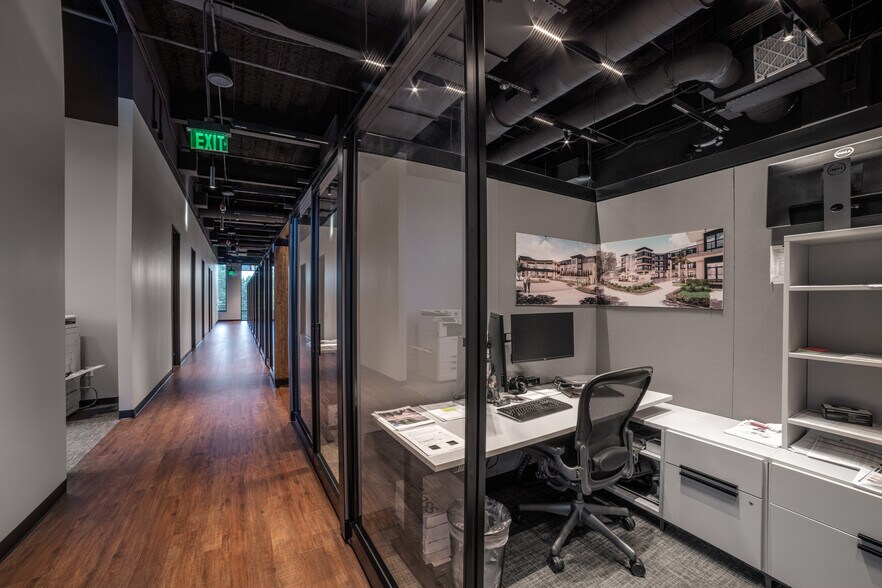 More Photos Of 190 TC Jester Blvd, Houston Office For Sale