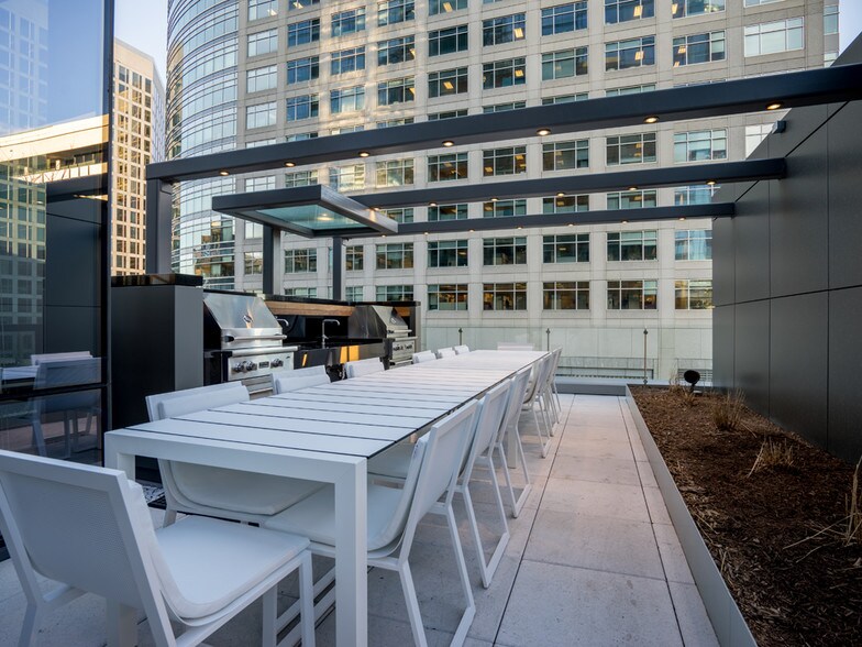 More Photos Of 1800 N Lynn St, Arlington Apartments For Lease