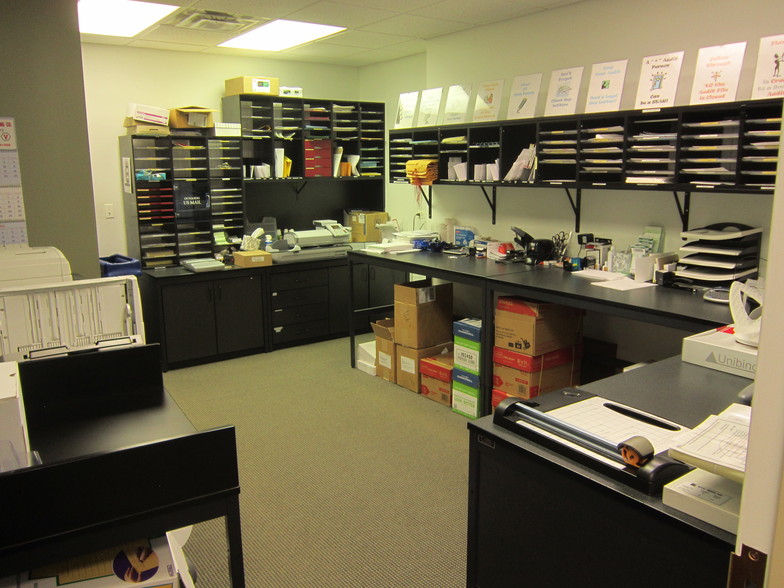 More Photos Of 1665-1695 Elk Blvd, Des Plaines Office For Lease