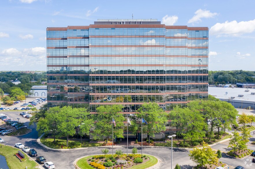 More Photos Of 1600 Golf Rd, Rolling Meadows Coworking Space