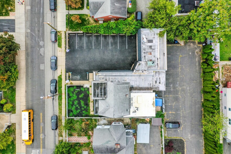 More Photos Of 35 Pangborn Pl, Hackensack Medical For Lease