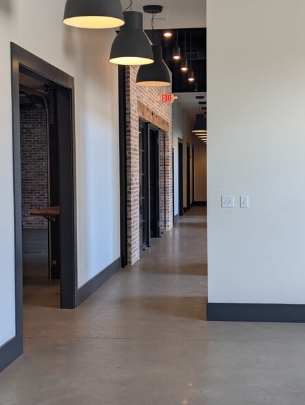 More Photos Of 91 S College St, Statesboro Warehouse For Sale