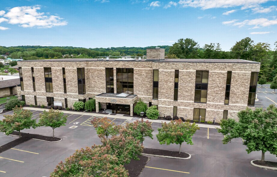 More Photos Of 250 Cross Keys Office Park, Fairport Unknown For Lease