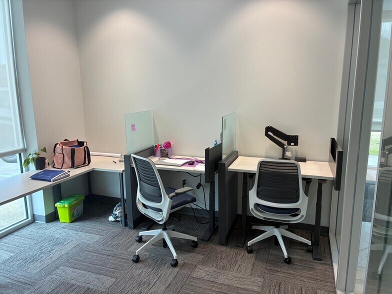 More Photos Of 11215 Conroy Ln, Manchaca Service For Lease