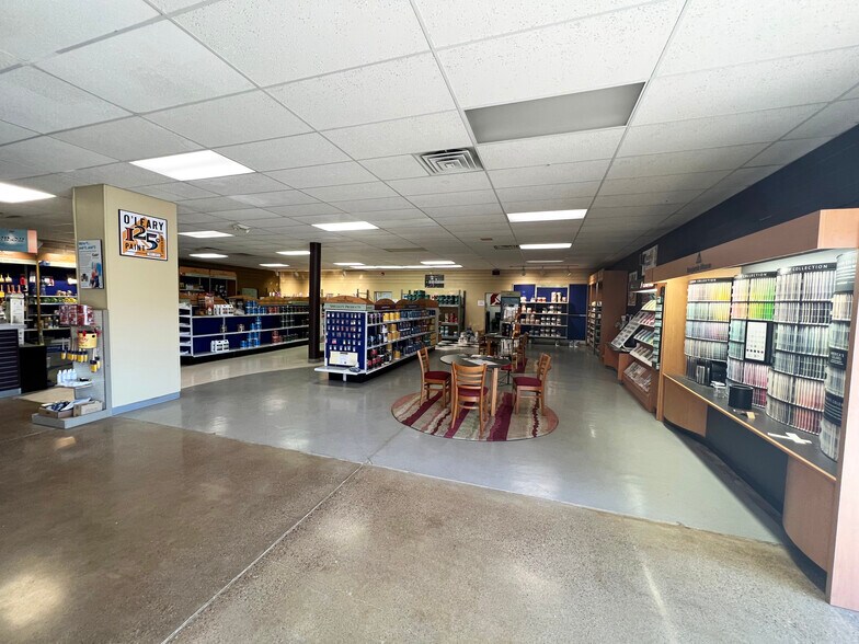 More Photos Of 3530 Airline Rd, Muskegon Freestanding For Lease