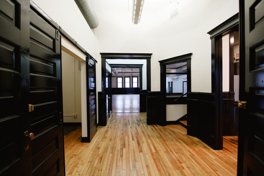 More Photos Of 308-310 E Hennepin Ave, Minneapolis Loft Creative Space For Lease