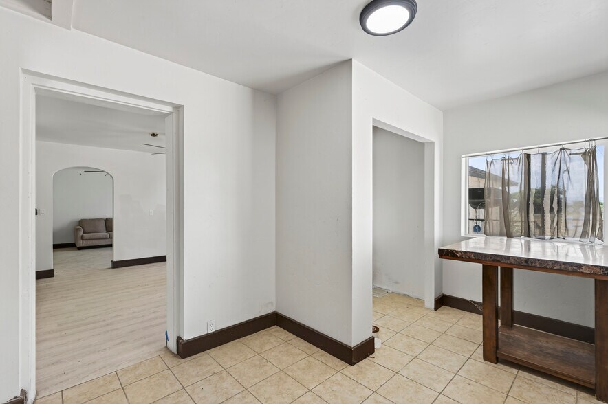 More Photos Of 2091 Locust Rd, Montrose Apartments For Sale