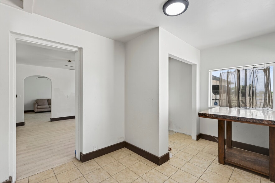 More Photos Of 2091 Locust Rd, Montrose Apartments For Sale