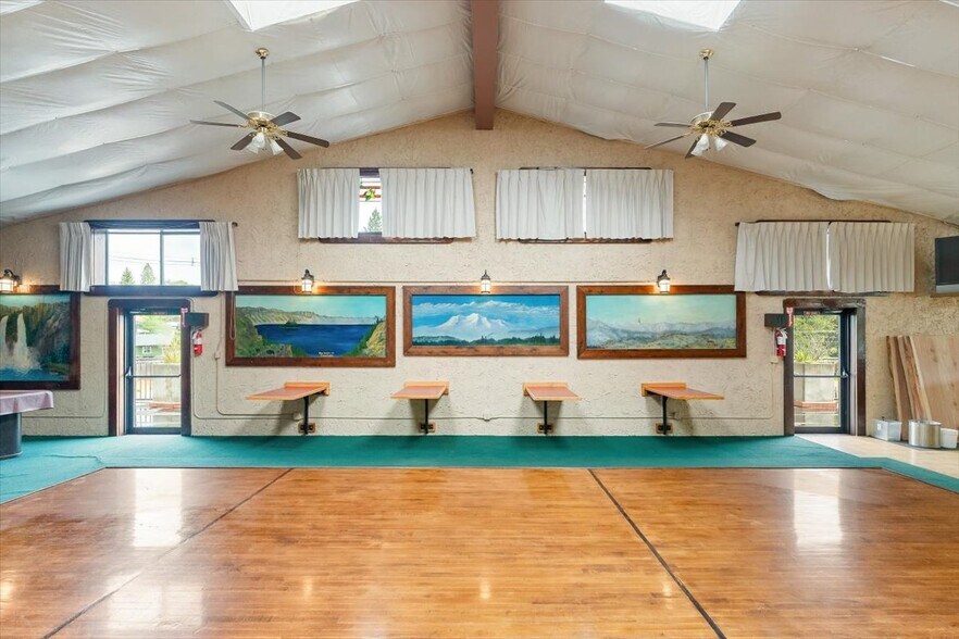 More Photos Of 360 College Ave, Weed Showroom For Sale