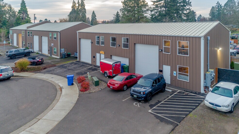 More Photos Of 3643-3647 Candlewood Ct NE, Keizer Light Manufacturing For Sale
