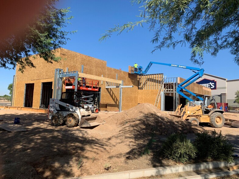 More Photos Of 3050 E Queen Creek Rd, Gilbert Freestanding For Lease