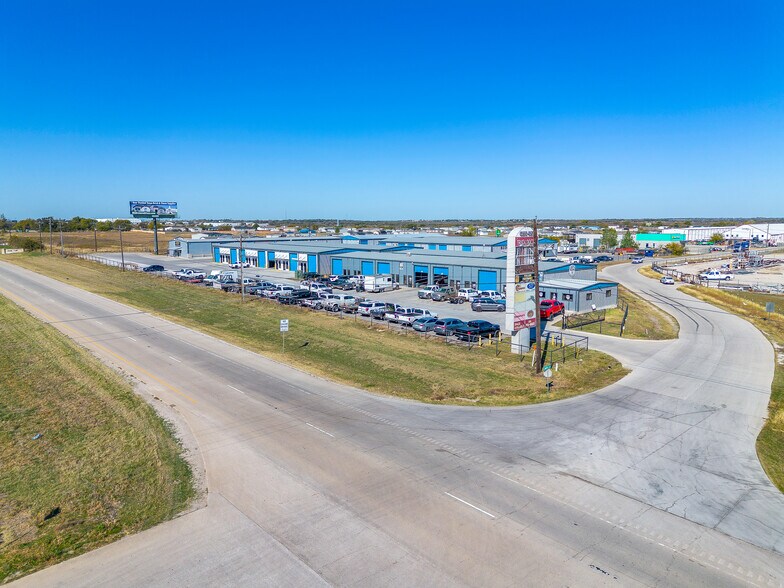 More Photos Of 6225 E Highway 114, Rhome Warehouse For Lease