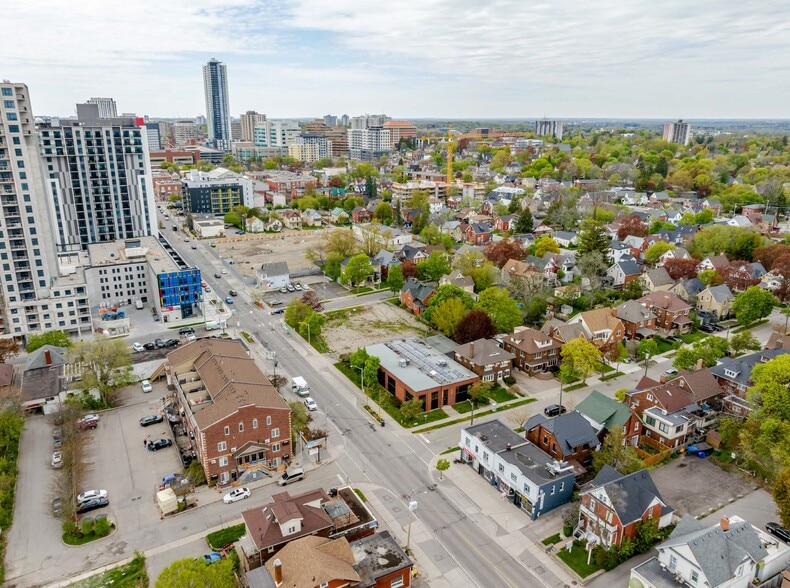 More Photos Of 550 King St E, Kitchener Office For Sale
