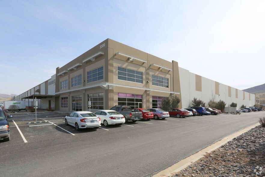 More Photos Of 201 Ireland Dr, Mccarran Distribution For Lease