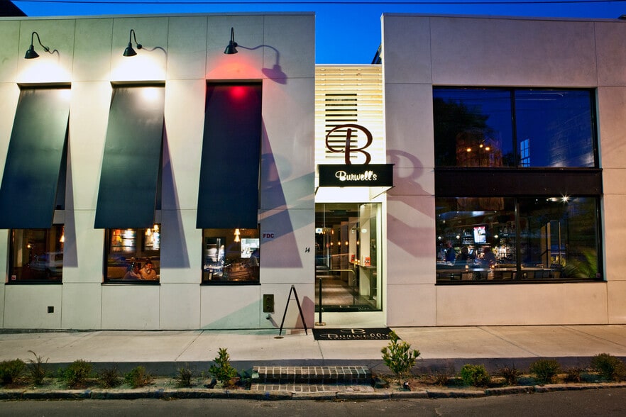 Primary Photo Of 14 N Market St, Charleston Restaurant For Sale