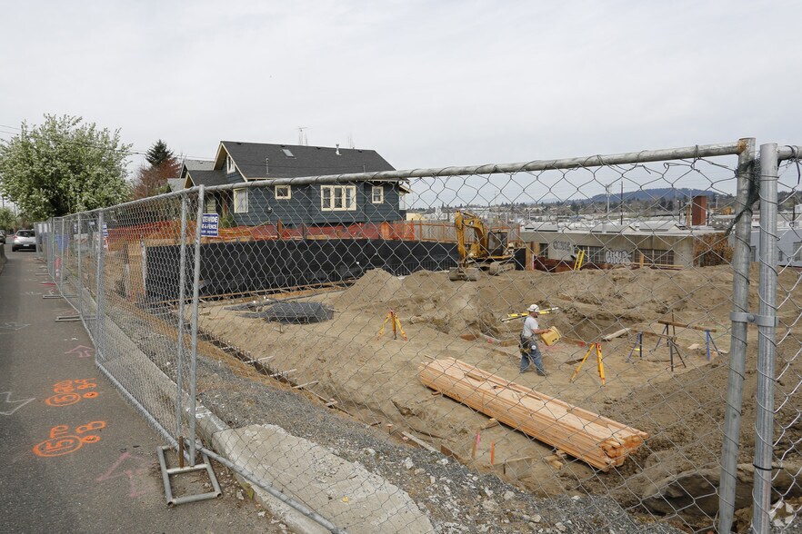 More Photos Of 4780 SE Milwaukie Ave, Portland Apartments For Sale