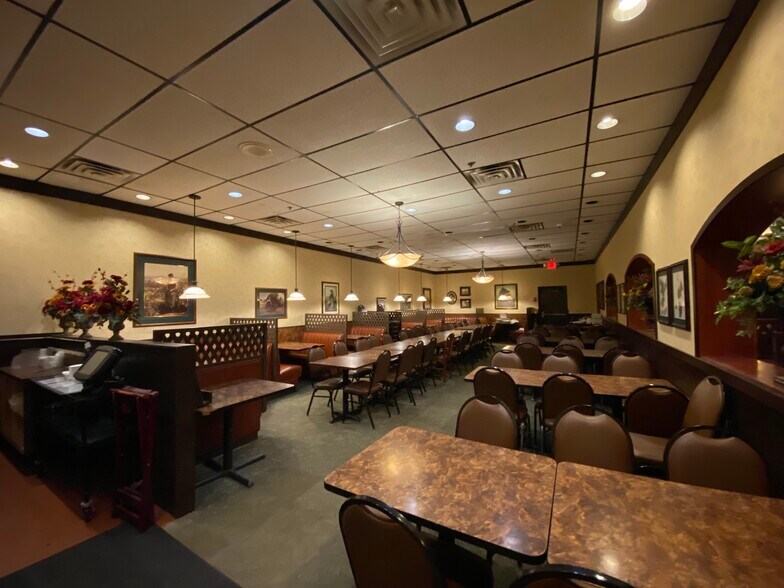 More Photos Of 2006 W Willow St, Lansing Restaurant For Sale