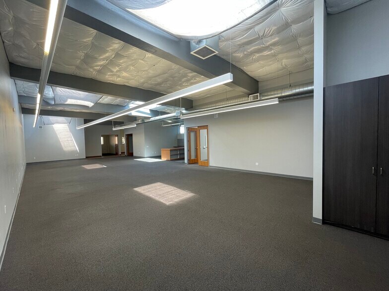 More Photos Of 128 NE 7th Ave, Portland Light Distribution For Lease