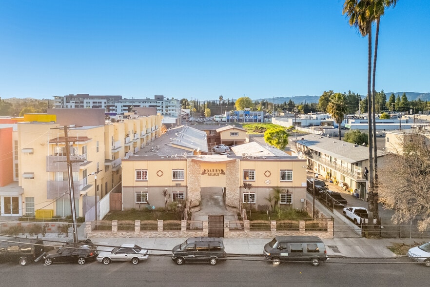 Primary Photo Of 6653 Darby Ave, Reseda Apartments For Sale