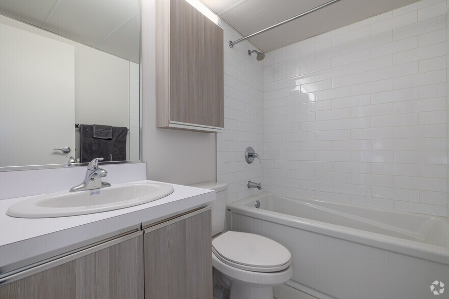 More Photos Of 2021 Av Atwater, Montréal Apartments For Lease