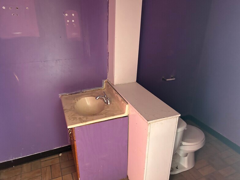 More Photos Of 309 Ruffner Ave, Charleston General Retail For Sale