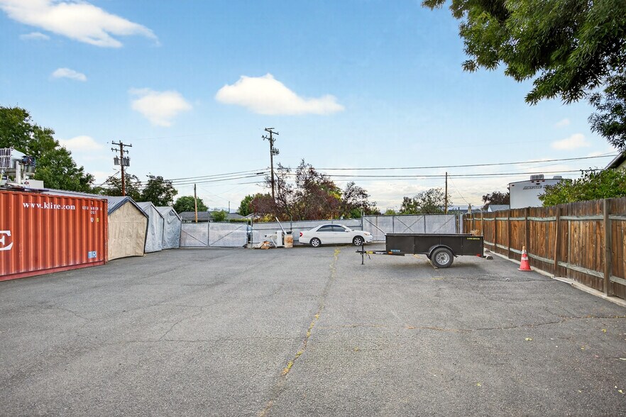 More Photos Of 3100 Merriman Rd, Medford Warehouse For Sale