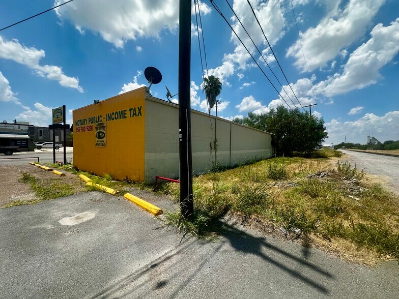 More Photos Of 120 W US Highway 83, San Juan Flex For Sale