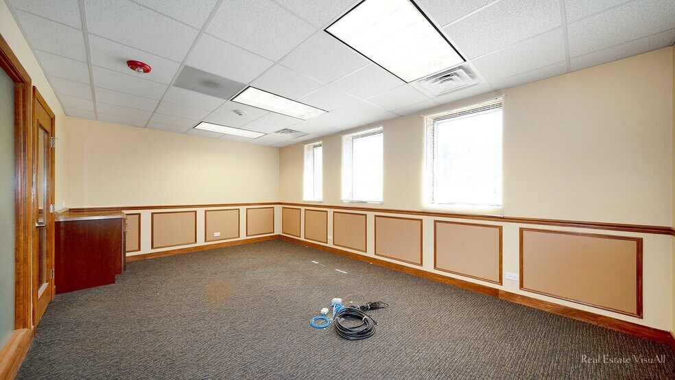 More Photos Of 129 S Roselle Rd, Schaumburg Office For Sale