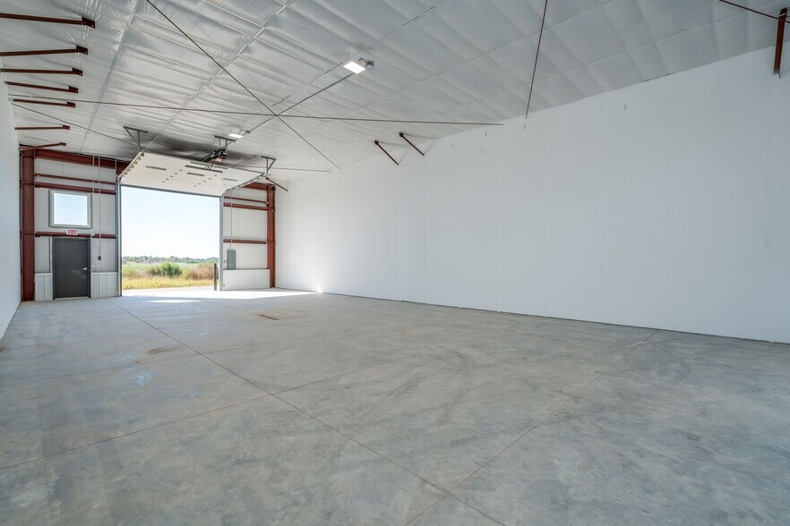 More Photos Of 3020 Evergreen Trl, Mankato Warehouse For Sale