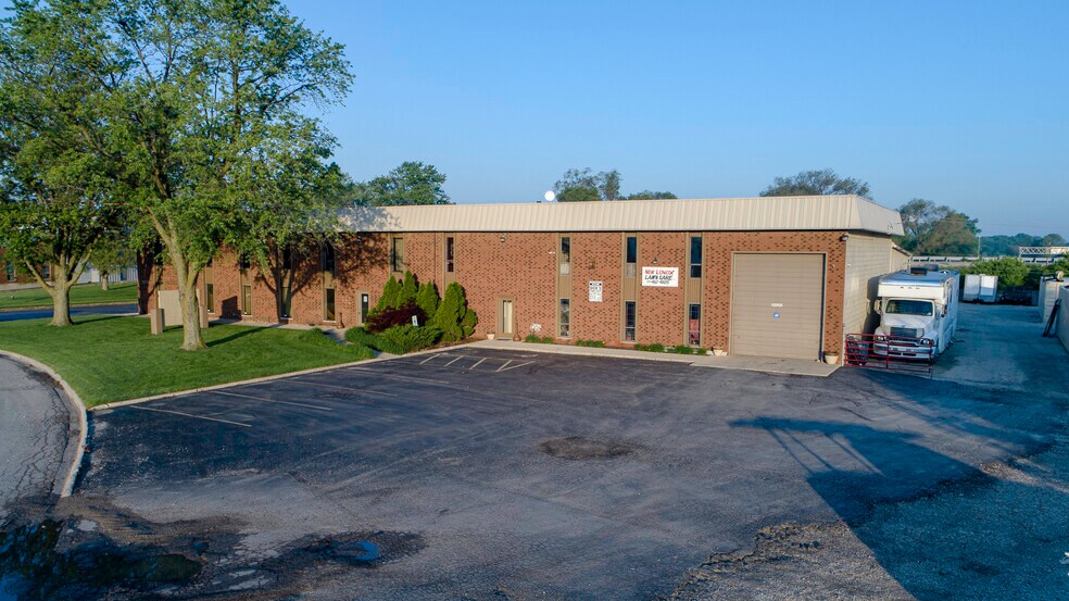 More Photos Of 20620 Burl Ct, Joliet Warehouse For Lease