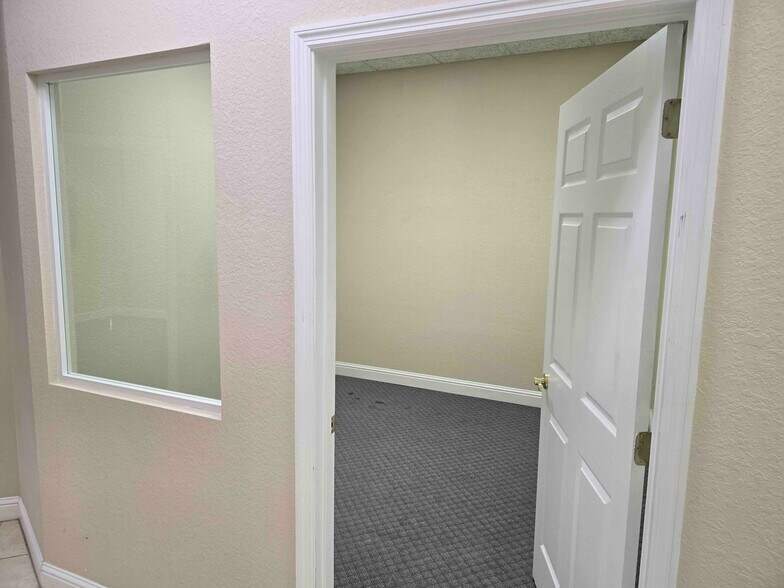 More Photos Of 585 S Ronald Reagan Blvd, Longwood Medical For Lease