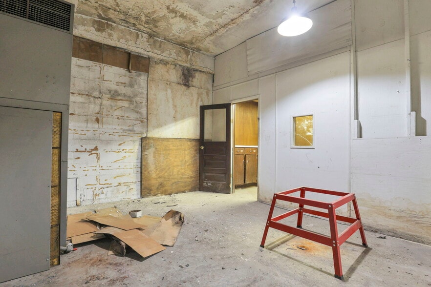 More Photos Of 435 N Elizabeth St, Lima Warehouse For Sale