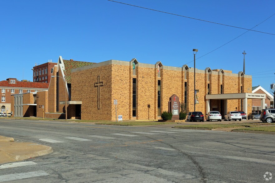 Primary Photo Of 500 S Johnstone Ave, Bartlesville Religious Facility For Sale