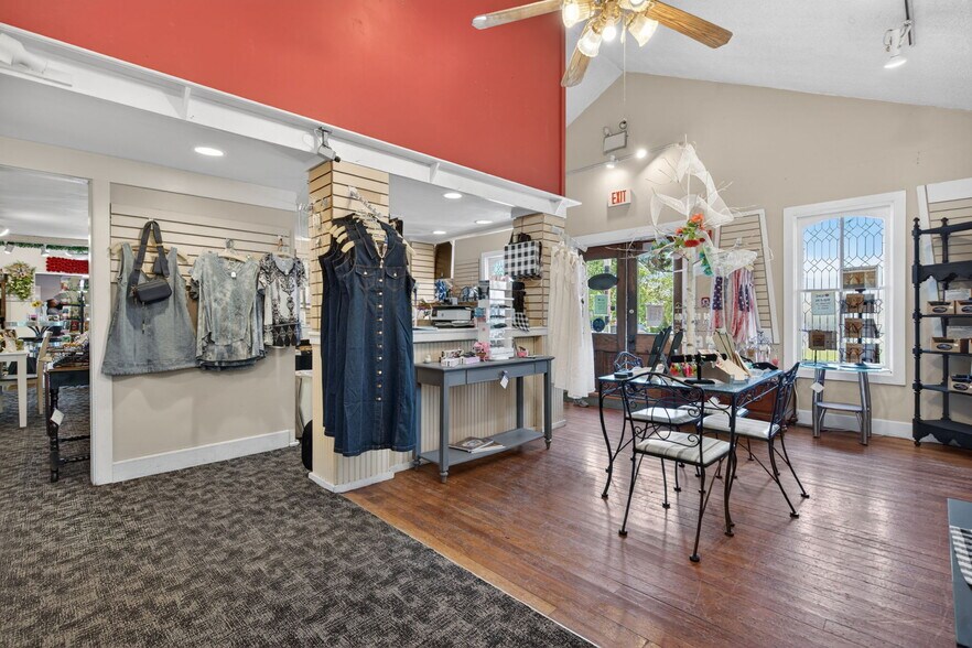 More Photos Of 211 W Railroad Ave, Bartlett Storefront Retail Residential For Sale
