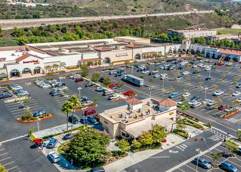 More Photos Of 800-888 New Los Angeles Ave, Moorpark Department Store For Sale