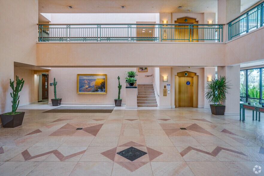 More Photos Of 8777 N Gainey Center Dr, Scottsdale Office For Lease