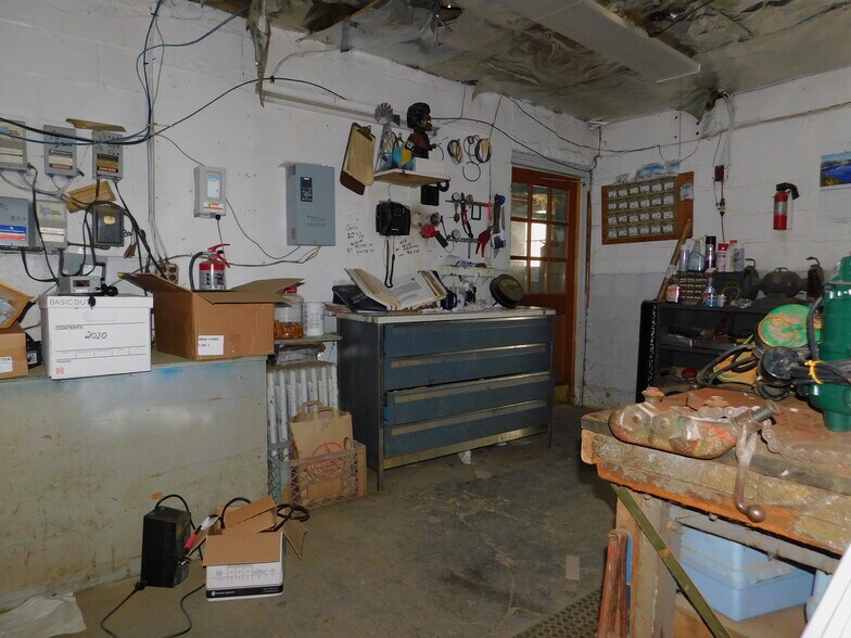 More Photos Of 448 Manville Rd, Pleasantville Office Residential For Sale