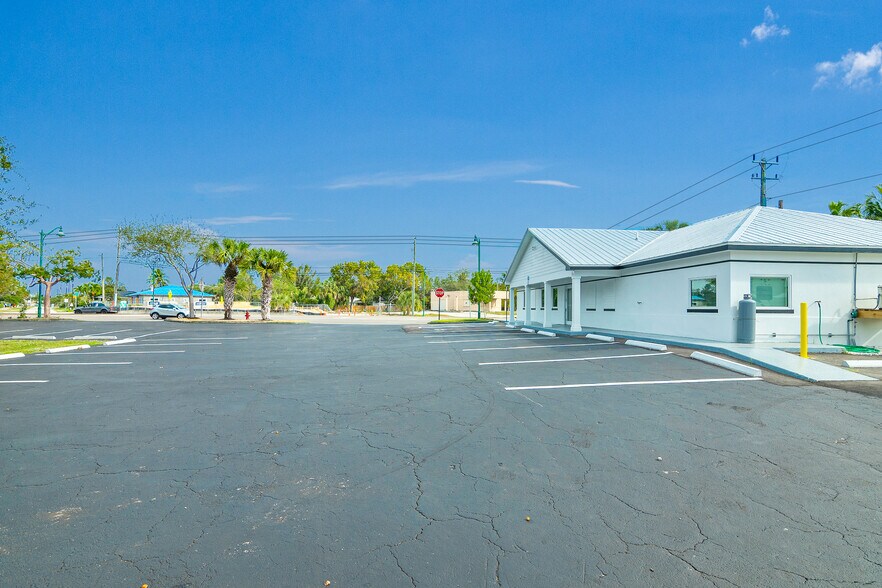 More Photos Of 3010 Tamiami Trl E, Naples Office For Sale