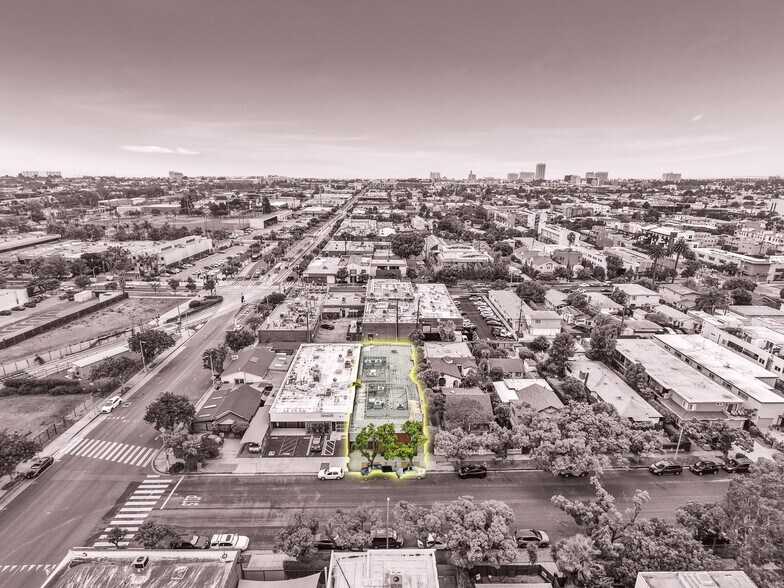 More Photos Of 1548-1550 18th St, Santa Monica Office For Sale