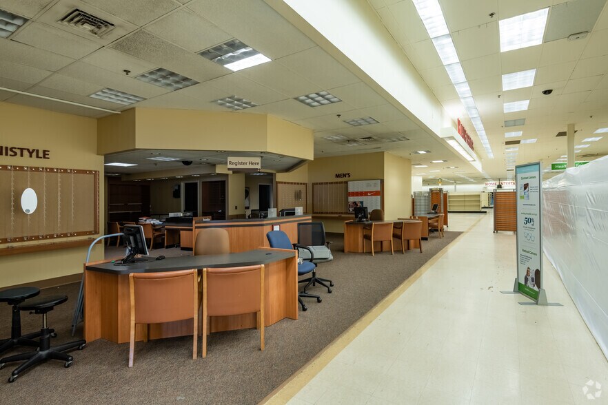 More Photos Of 1000 W Northland Ave, Appleton Freestanding For Sale