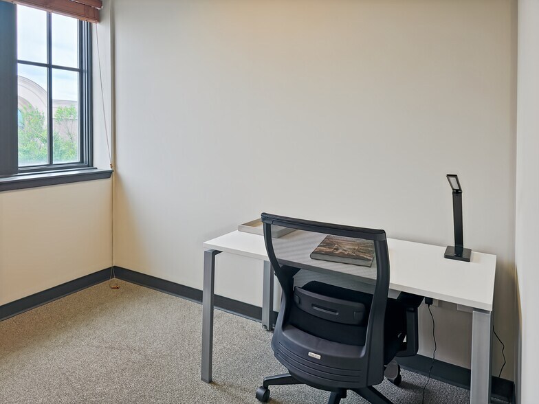 More Photos Of 354 Newnan Crossing Byp, Newnan Coworking Space