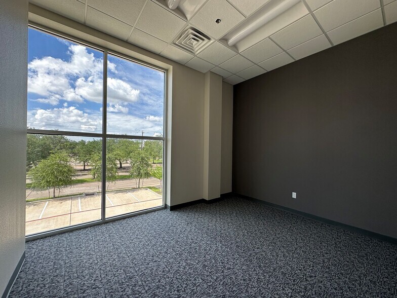 More Photos Of 8399 Westview Dr, Houston Office For Lease
