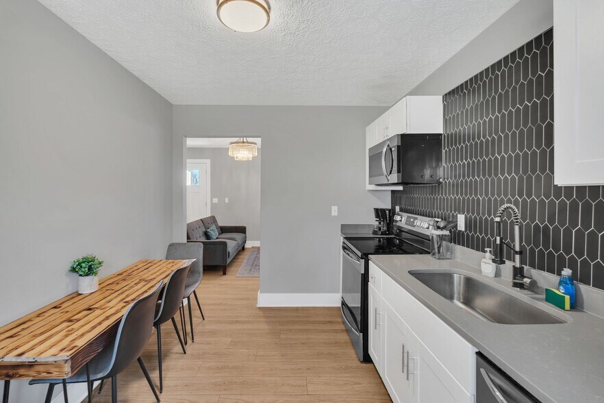 More Photos Of 901 21st Ave N, Nashville Multifamily For Sale