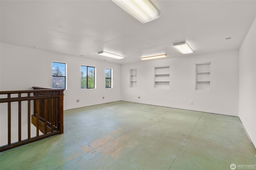 More Photos Of 4705 Pacific Way, Seaview Freestanding For Sale